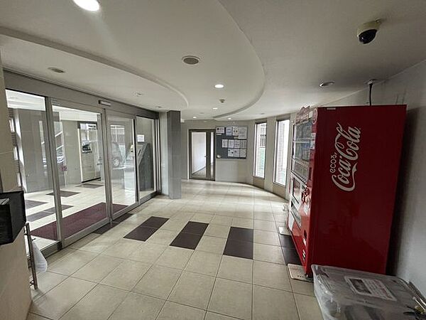 エントランスも綺麗に管理されています！