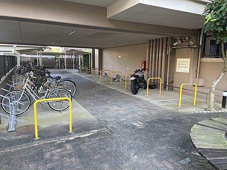 バイク置場・駐輪場