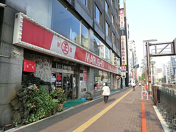 高品質な商品とお手ごろ価格の普段使いの商品がどちらも並ぶ使い勝手の良いお店です。