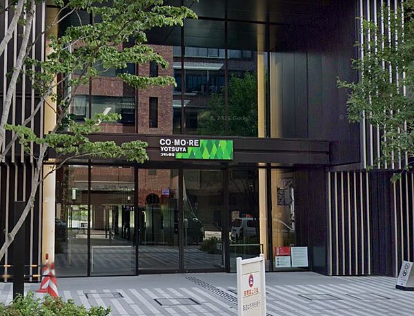 幅広い店舗が集積し、地域の生活利便性に貢献しています。