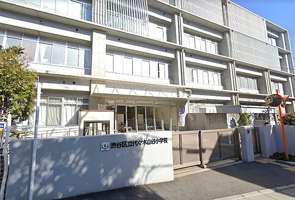校舎が新しく設備は機能的です。 放課後クラブも充実しています。