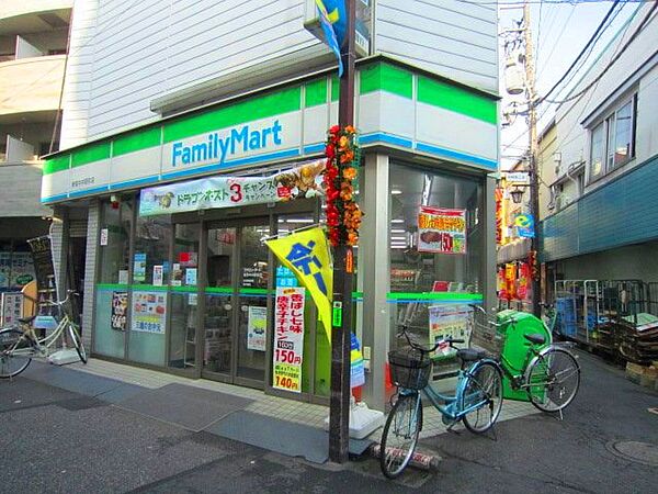 オリジナルホットスナックが人気！野菜などもあるので、急な入用の際も助かります♪
