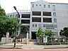 周辺：地域とともに歩む・地域協働学校。カリナという楽器を4年生から演奏します。コカリナは国立競技場を建て替える際に切られた木を使って作られた木製の楽器です。