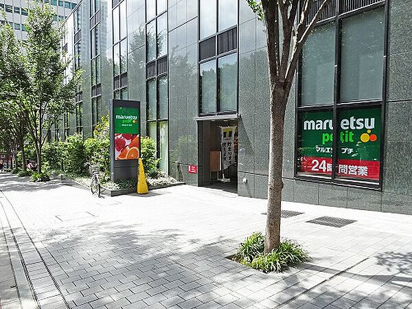 生鮮品もあり、冷凍食品やお惣菜等の食料品や日用品も豊富です。