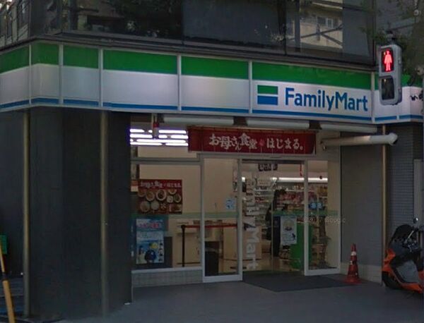 オリジナルホットスナックが人気！野菜などもあるので、急な入用の際も助かります♪