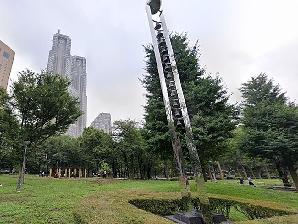 中央公園は、新宿区立の公園としては最大の面積を誇る都市公園です。
