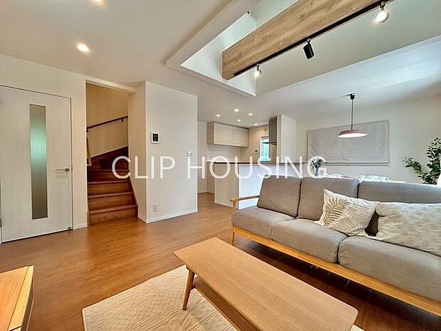 一日の中で多くの時間を過ごすことになる住まいだからこそ、いつも穏やかな空間であるように心掛けています。構成する建材などへの配慮が、住まう方の健康を守ります。