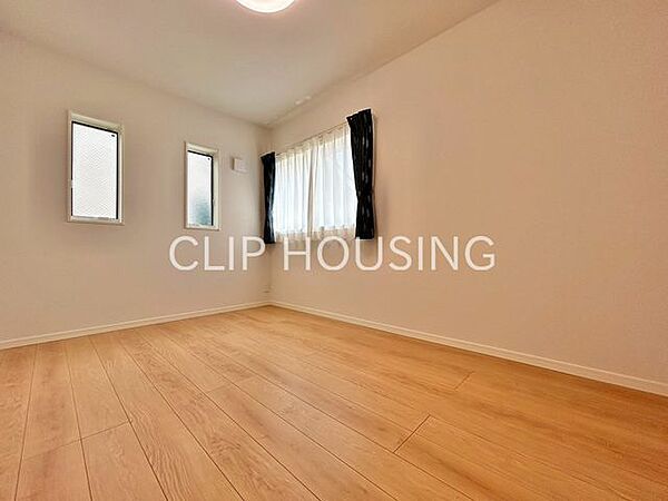 内装リフォームでそのままお住まいいただけるお部屋に生まれ変わっております。