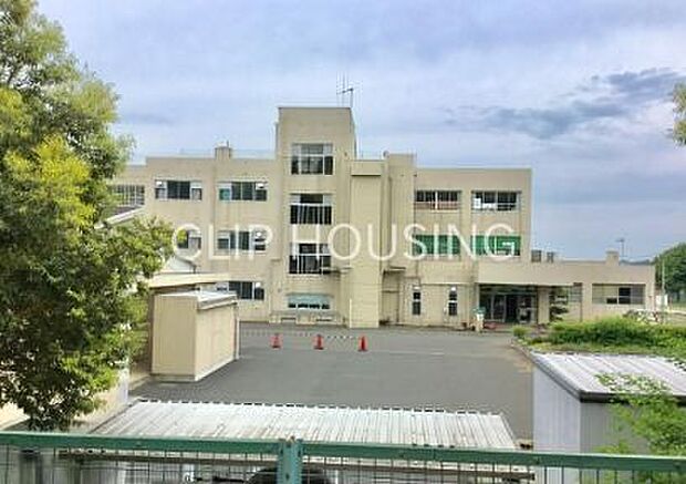 厚木市立鳶尾小学校 徒歩14分。 1060m