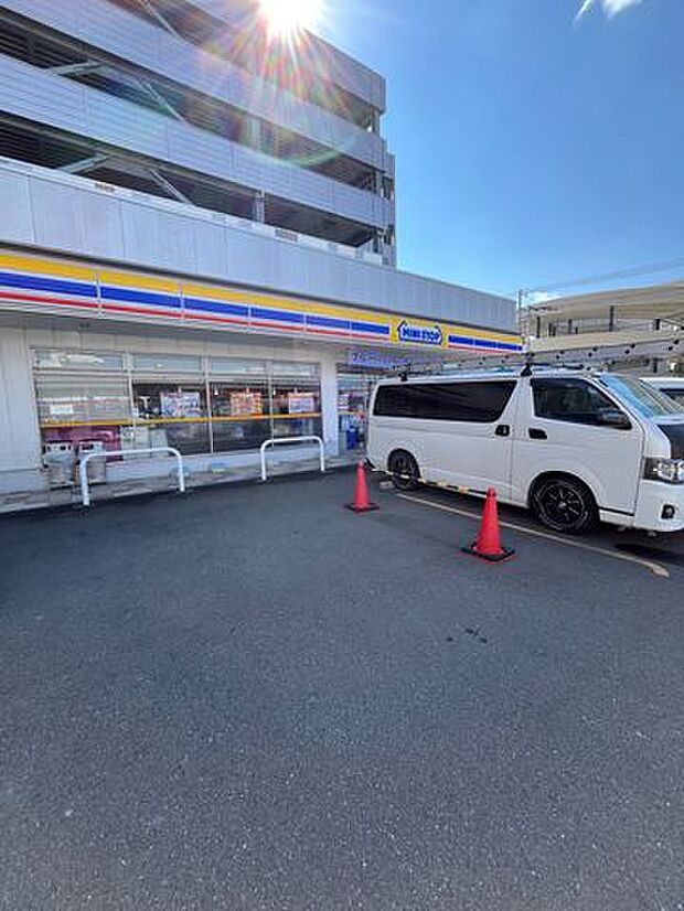 ミニストップメガフェイス座間店 徒歩11分。 840m