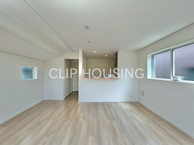 オープンでのびやかな空間を生み出す、こだわりの「広がり」と「ゆとり」となっております。