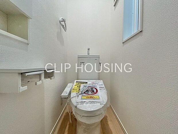 建物の雰囲気をそのままにアクセントクロスやフロアにもこだわったデザインに仕上げております。