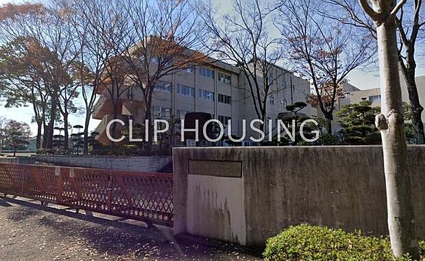 秦野市立南が丘小学校 徒歩12分。 960m