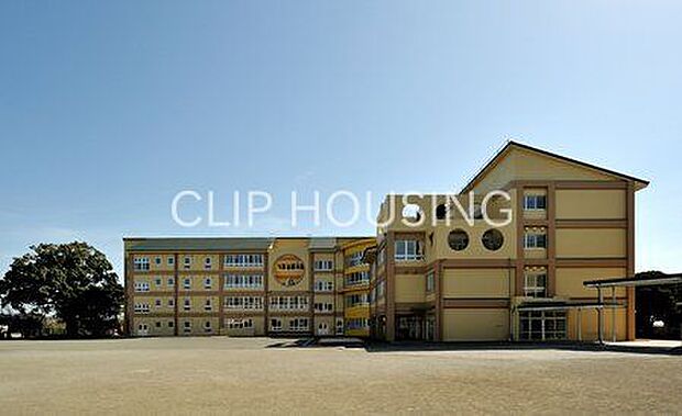 綾瀬市立綾瀬小学校 徒歩15分。 1190m