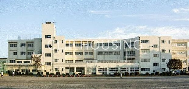 愛川町立菅原小学校 徒歩8分。 630m