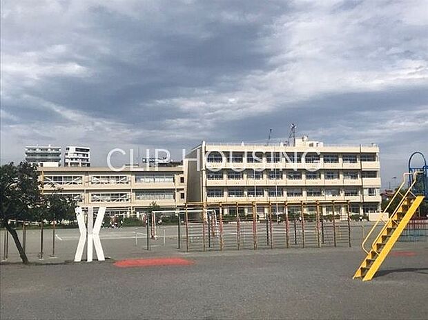 厚木市立厚木第二小学校 徒歩11分。 820m