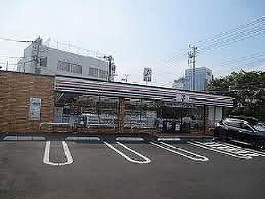 セブンイレブン厚木長谷店 徒歩5分。 380m