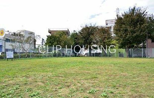 緑の広場42号 徒歩12分。 930m