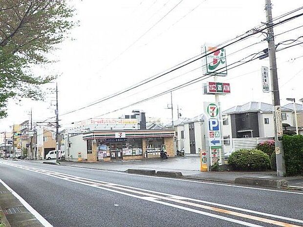 セブンイレブン大和上和田店 徒歩8分。 600m