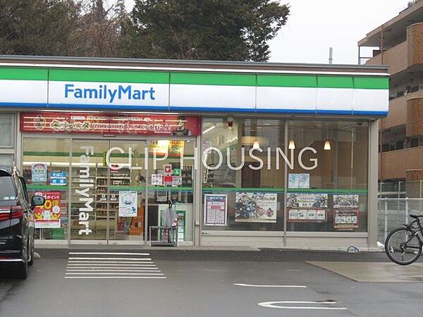 ファミリーマート中央林間西六丁目店 徒歩1分。 10m