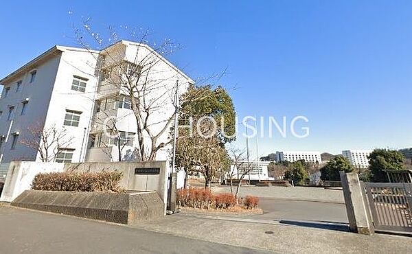 厚木市立森の里小学校 徒歩6分。 480m