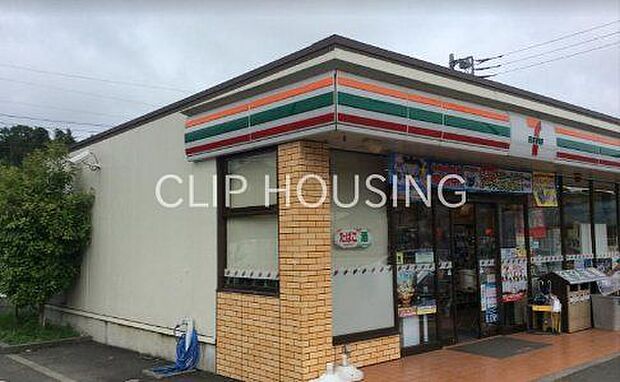 セブンイレブン綾瀬早川城山店 徒歩8分。 570m