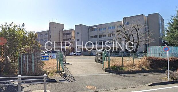 厚木市立荻野小学校 徒歩7分。 500m