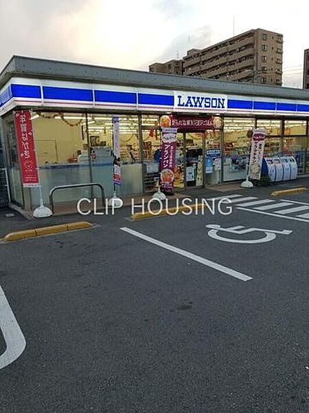 ローソン大和市下鶴間店 徒歩4分。 270m