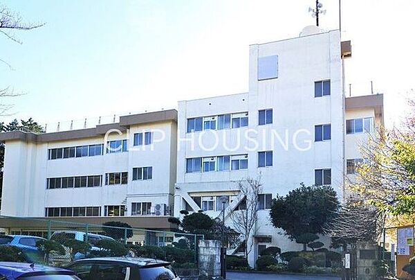 海老名市立海老名中学校 徒歩11分。 810m
