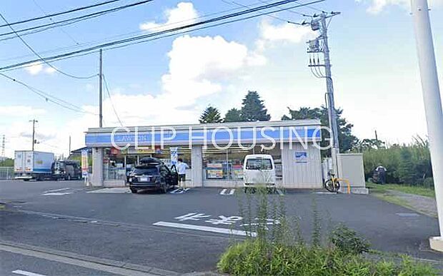 ローソン伊勢原上粕屋店 徒歩5分。 340m