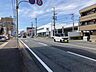 外観：前面道路含む現地写真