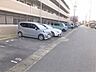 駐車場：平面駐車場で停めやすいです