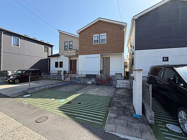 北側公道約8ｍに面し、駐車や車の出入りもスムーズです♪