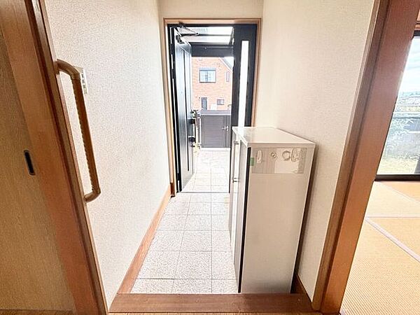 玄関にも手摺が設置されています。