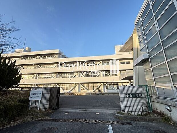 羽島市立中央小学校 1760m