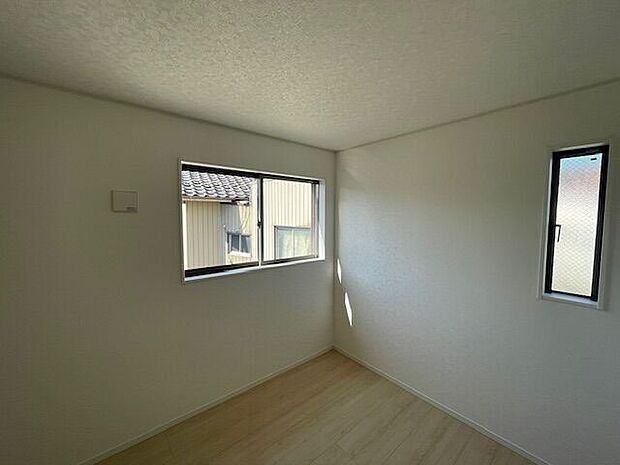 全居室にクローゼット付きなのでお部屋がすっきりと片付いてお掃除も楽に行えます!