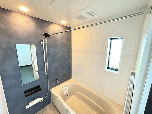 小窓付きの浴室は換気も十分にできます!