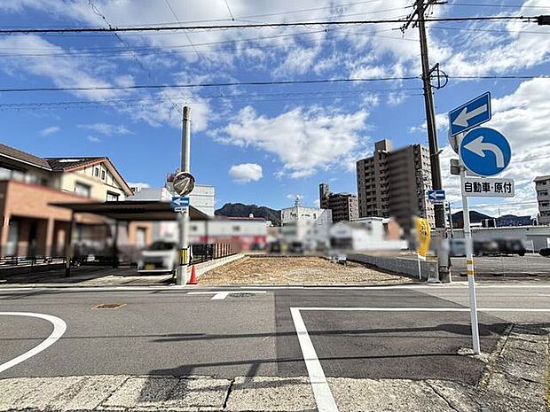 徒歩10分圏内に生活施設が多数あるので、生活しやすい立地です!