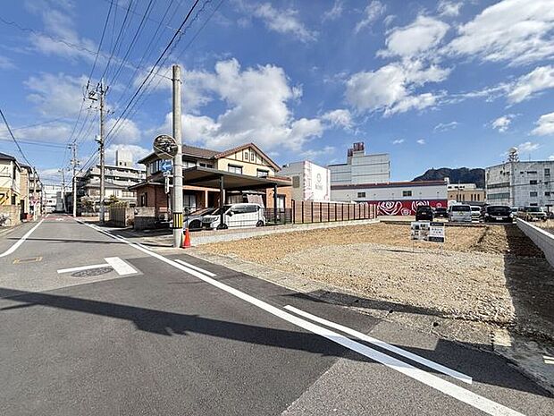 近くのコンビニまで徒歩2分!いざというとき便利です!