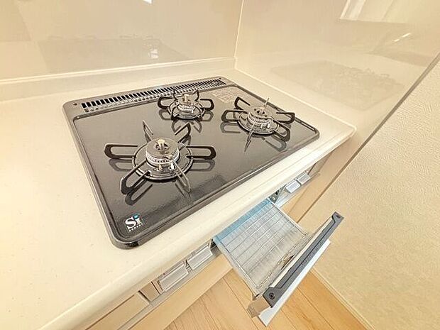 3口コンロは、家事の時間を短縮してくれます！家族の時間が増えるのが嬉しいですね！