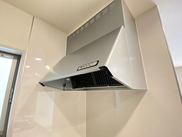 調理中の煙やニオイをしっかり吸い取り、キッチンをいつも快適な空間に保ちます♪