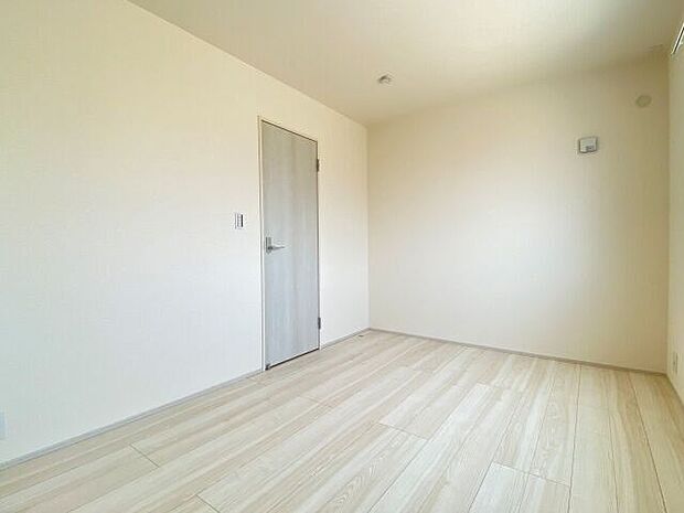 2階洋室は、全室フローリングなのでお掃除も楽に行えます！