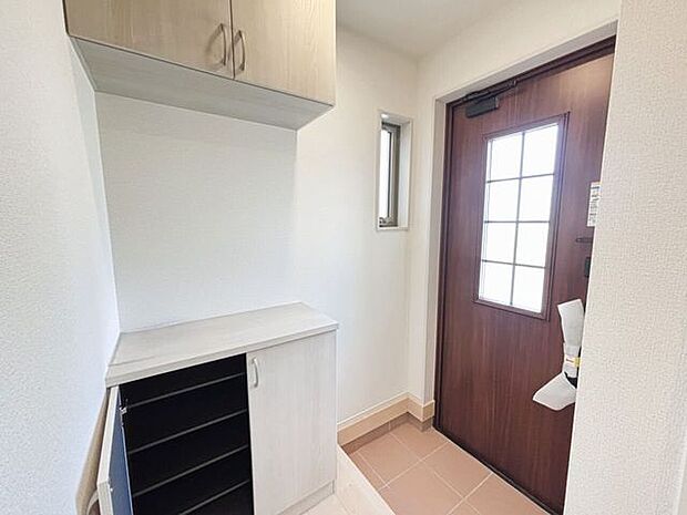 しっかりと収納スペースが確保されているので、急な来客も安心です!