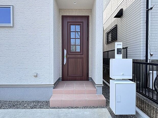 屋根付きの駐車場で雨の日も安心です！