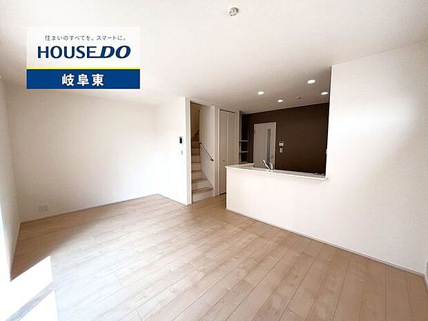 広々としたリビングで家族みんなで過ごす時間♪素敵ですね♪