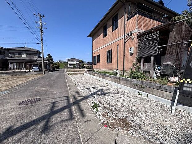 徒歩15分圏内に生活施設が多数あるので、毎日の暮らしにも便利な立地です！