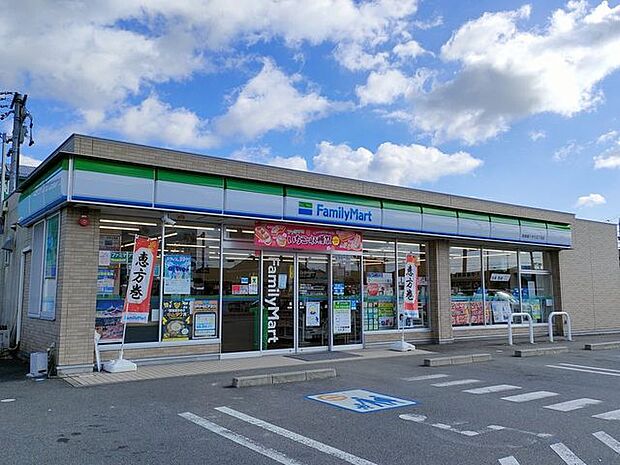 ファミリーマート 岐阜南うずら五丁目店 190m