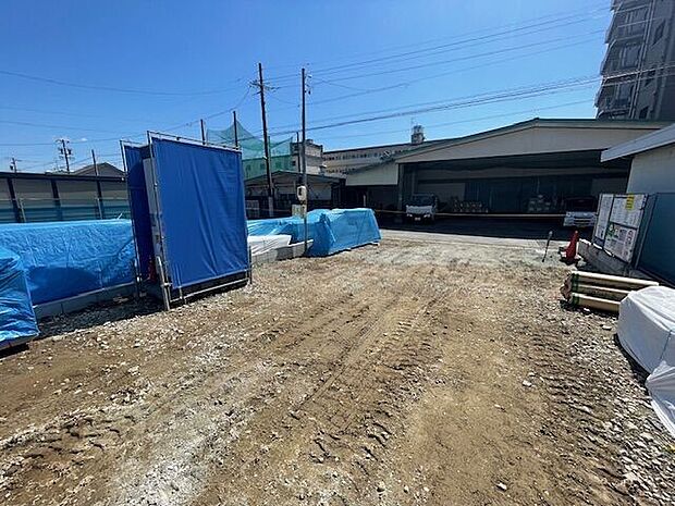 2026年5月完成予定です。内覧ご希望の方は、類似物件もございますのでお気軽にお問合せ下さい！