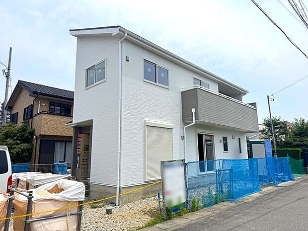 全居室に収納完備！！洋服や荷物がすっきりと片付き、お部屋が広々と使えます！