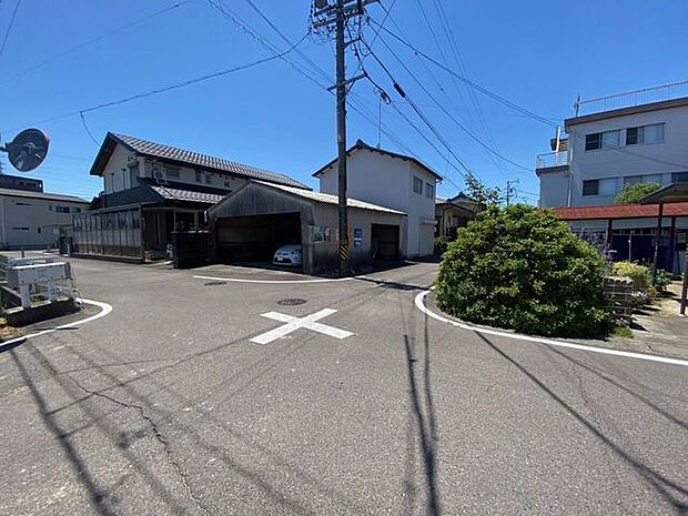 南向きの日当たり良好な15帖のLDKです♪